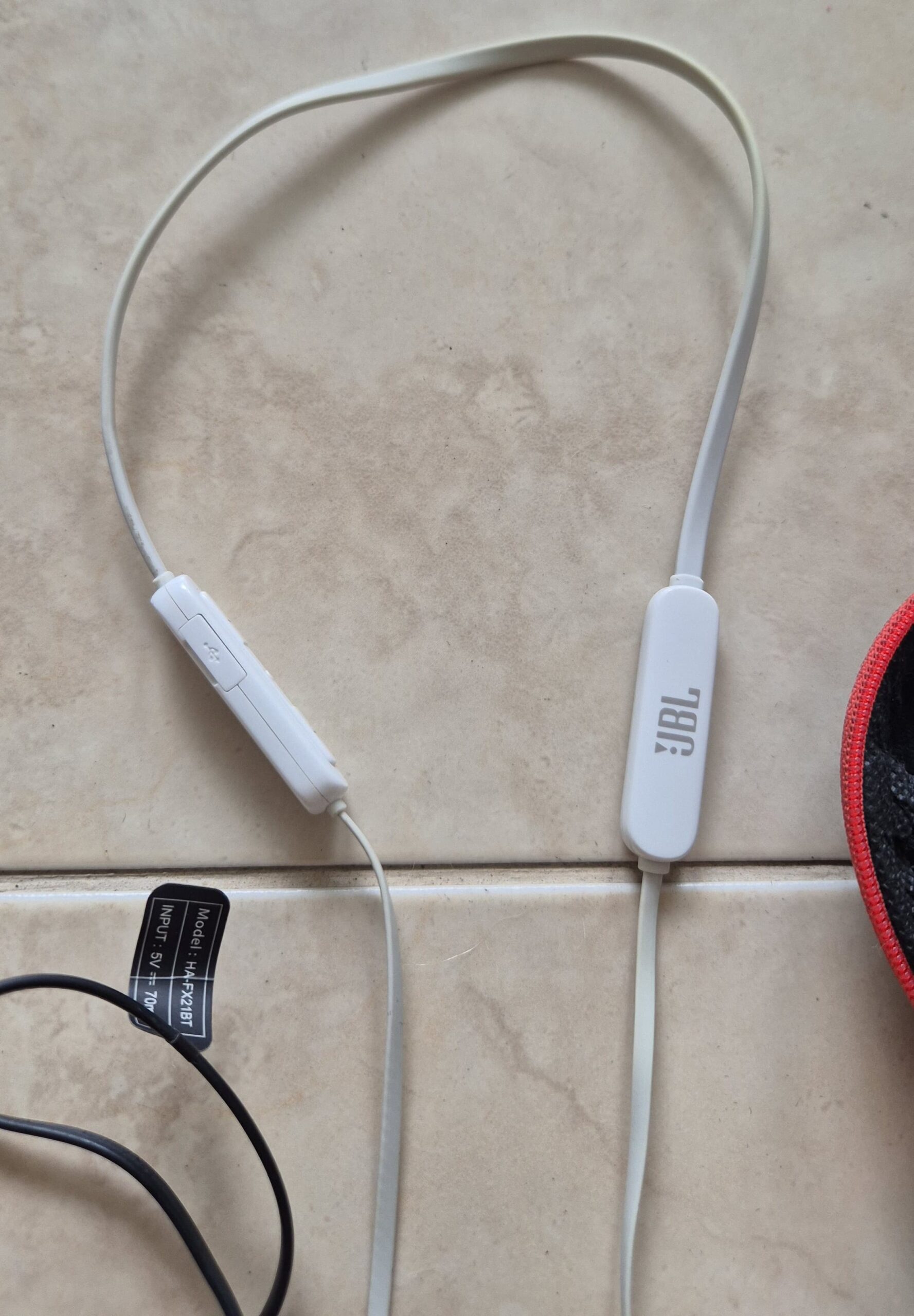 KIT DE TRES AUDÍFONOS DEPORTIVOS